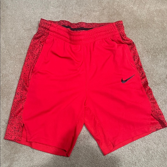 Nike Bright Red basketball  Shorts - Picture 1 of 3